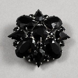 Vintage Jewelry Black Bead in Silver Tone Setting Brooch or Pin